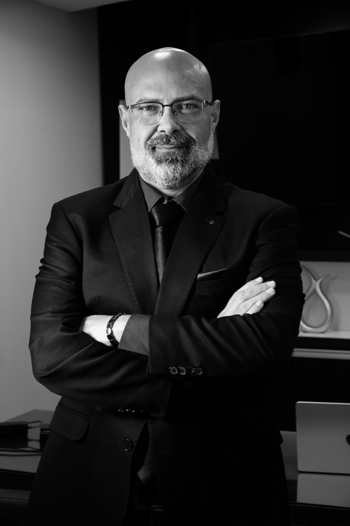 Dr. Alex Leonardo de Oliveira, advogado titular